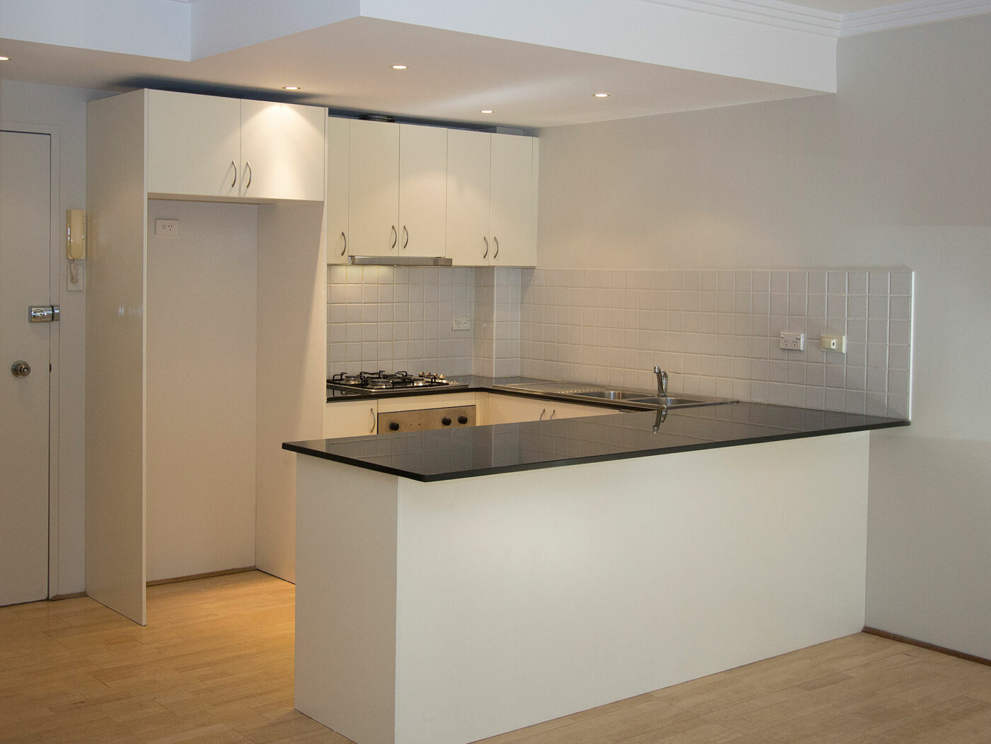 2-127-railway-parade-erskineville-kitchen-area