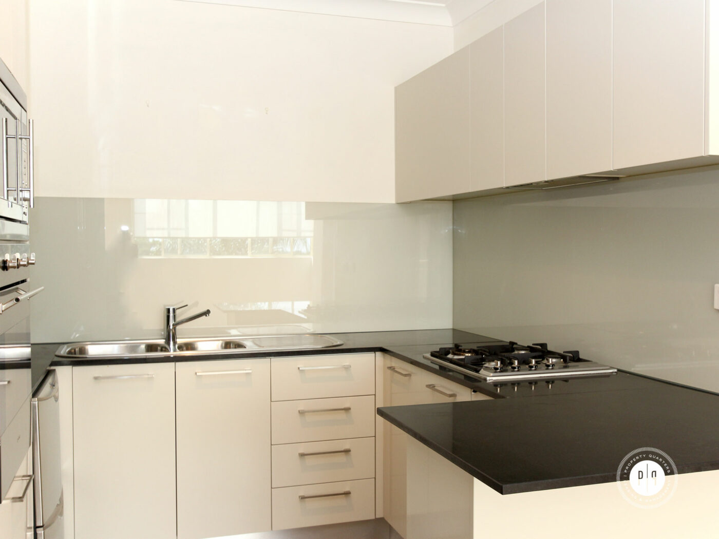 26-108-boyce-road-maroubra-kitchen