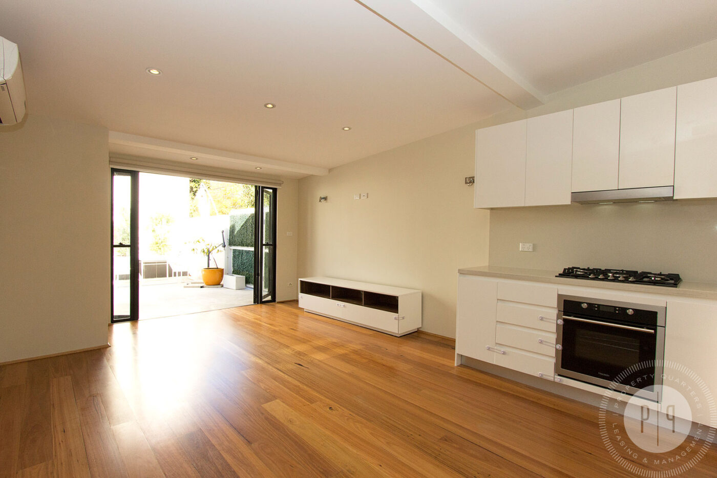 50-amy-erskineville-living-area