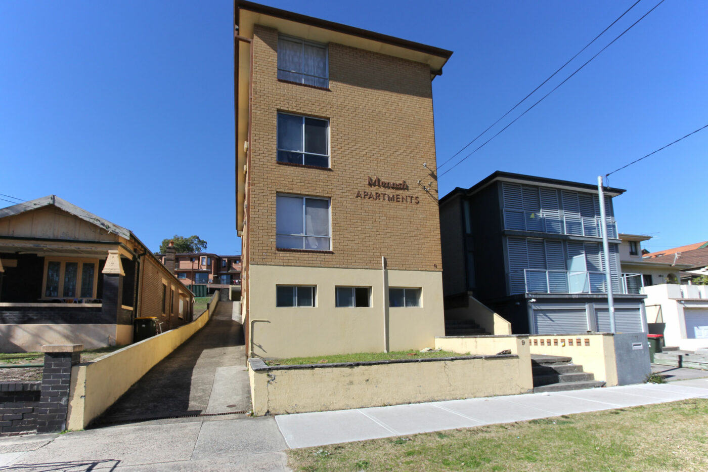 Exterior-web