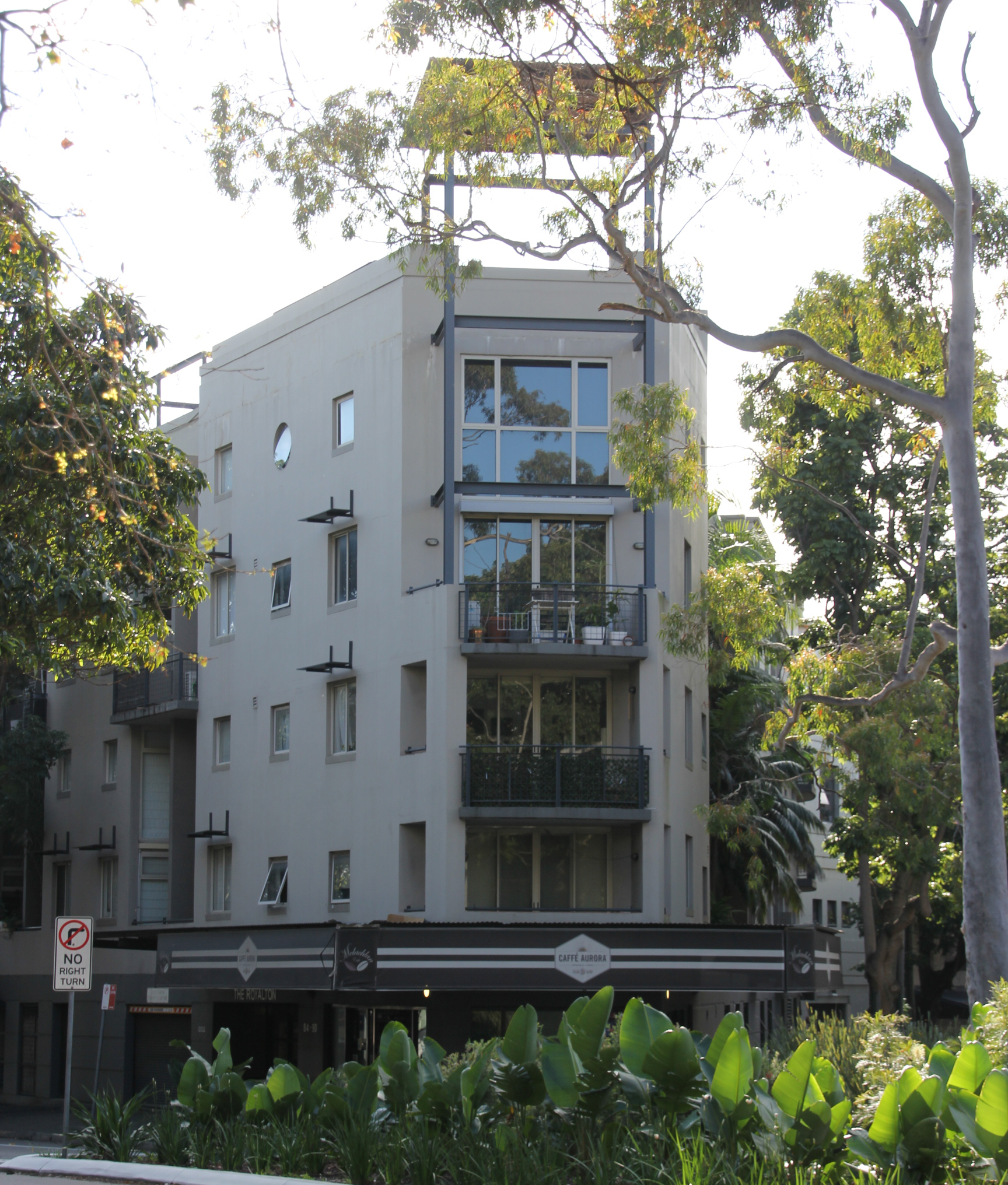 Exterior of the building 10 McLachlan Ave Rushcutters Bay