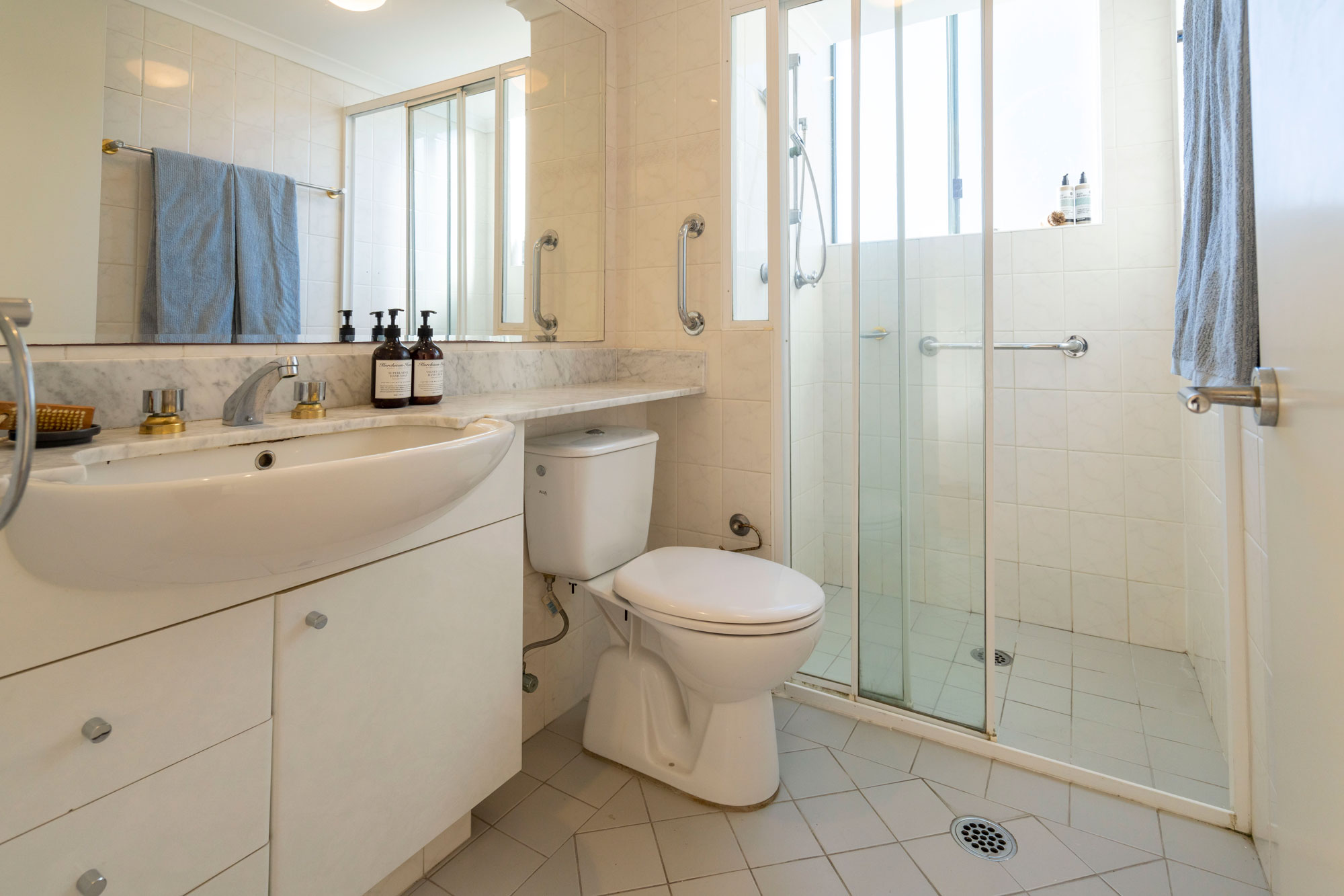8-Spring-st-Bondi-Junction---Ensuite-web