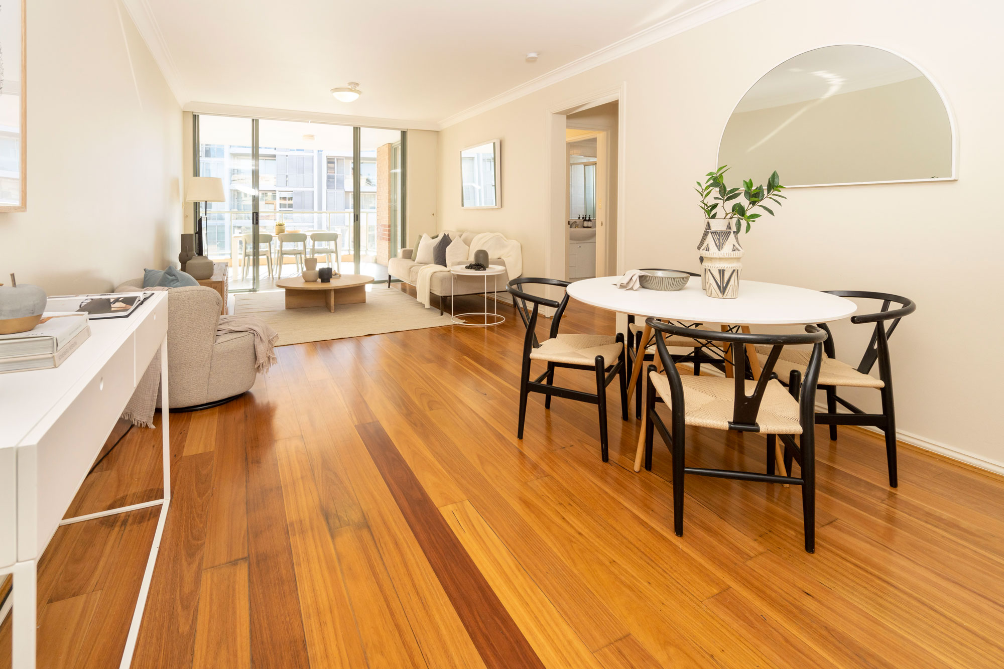 8-Spring-st-Bondi-Junction---Living-&-dining-web