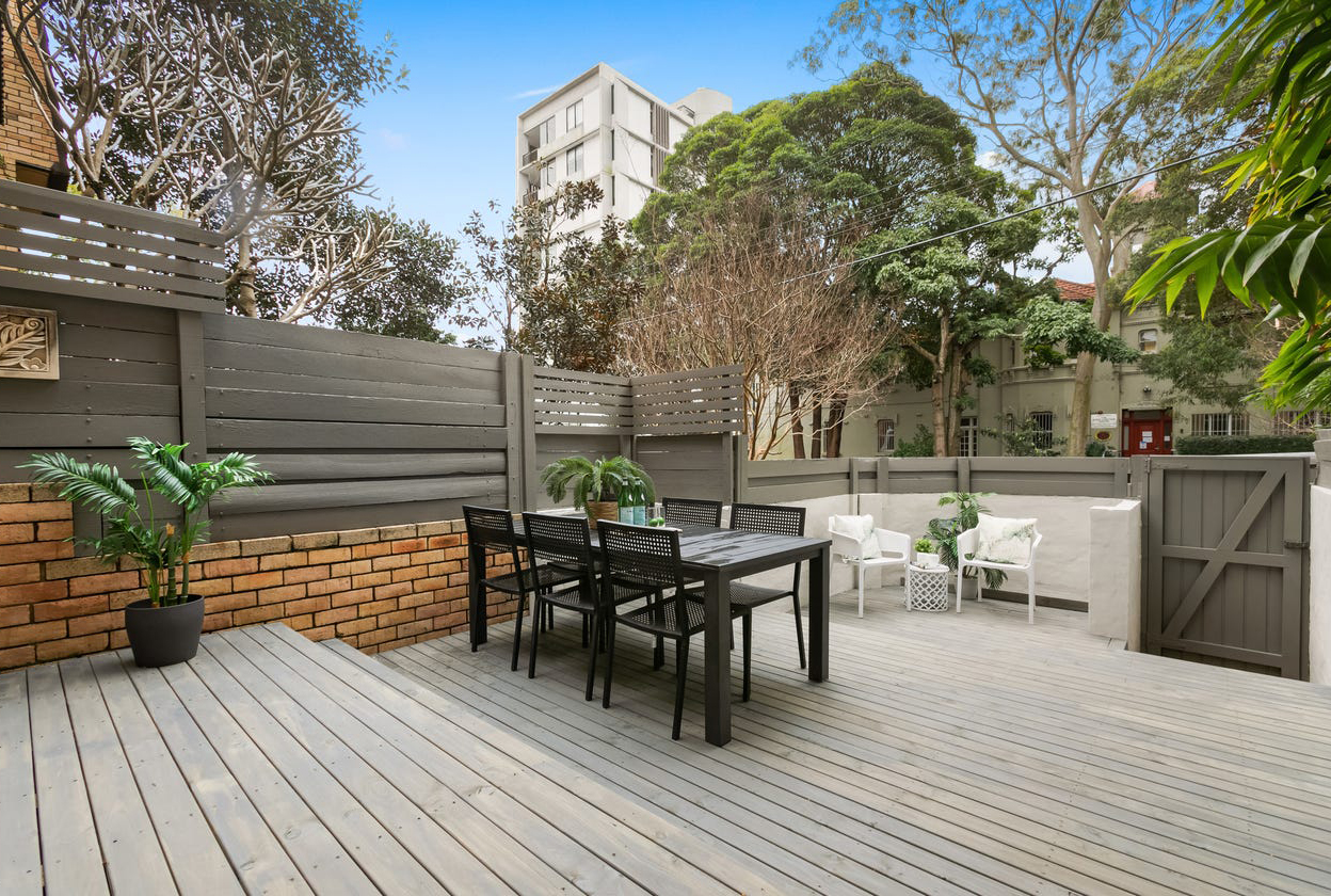 Courtyard Deck