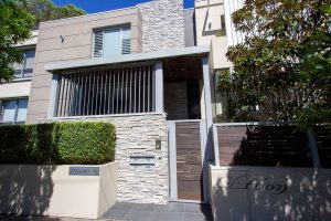 Exterior-web