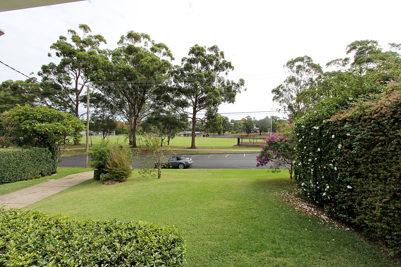 15-Mileham-Ave,-Baulkaham-Hills---Front-Garden