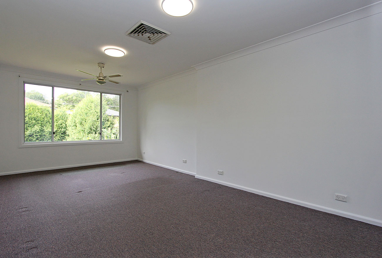 15-Mileham-Ave,-Baulkaham-Hills---Main-Bedroom