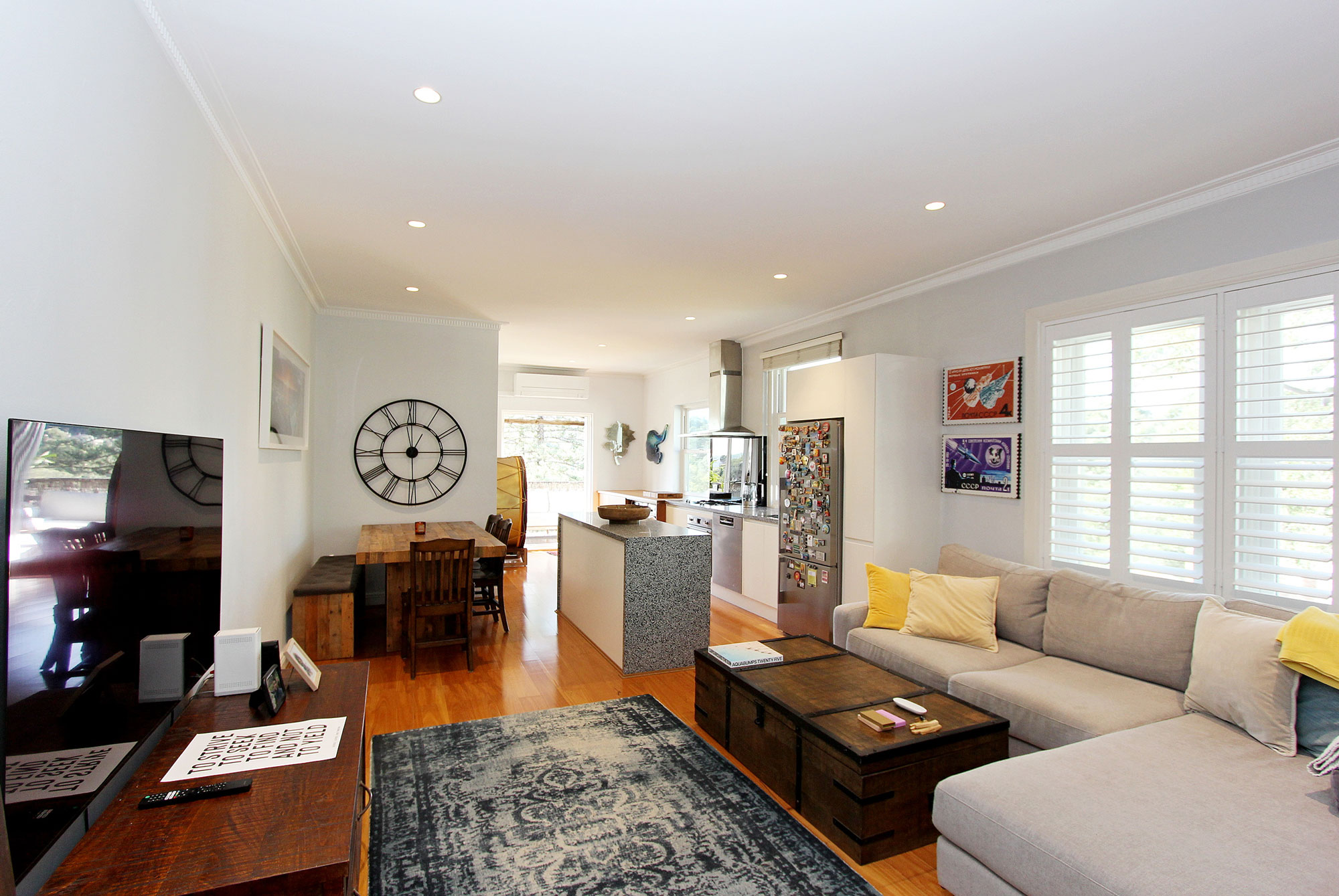 Living-area web