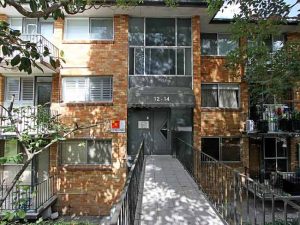 Exterior-FEATURE-WEB